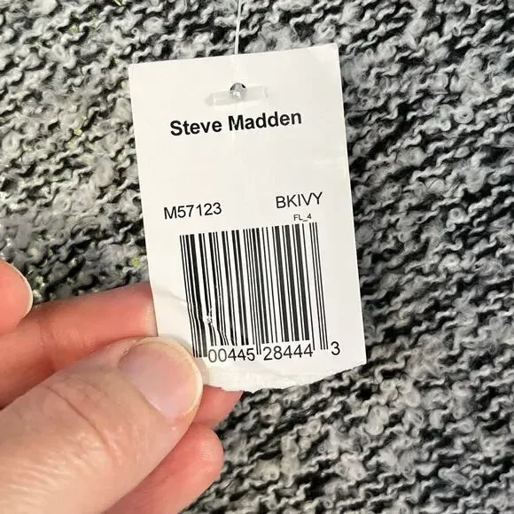 Steve Madden Women's Black And White Fringe Trim Poncho OSFM. NEW WITH DEFECTS - Picture 8 of 10